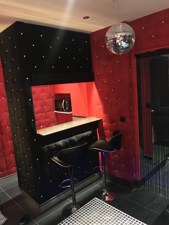 Le Cabaret Vip Spa Lyon Exterior photo